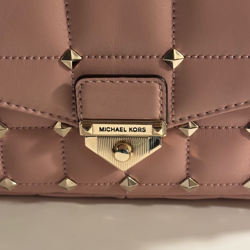 Michael Kors Pink and Gold Quilted Shoulder Bag - Picture 4 of 9